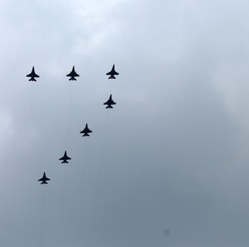 Potret Jet Tempur di Langit Jakarta Meriahkan HUT RI ke-77
