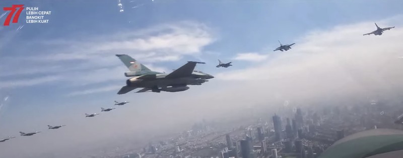 Atraksi pesawat tempur TNI Angkatan Udara (AU) akan memeriahkan upacara HUT Kemerdekaan ke-77 RI .  (Tangkapan Layar Youtube)