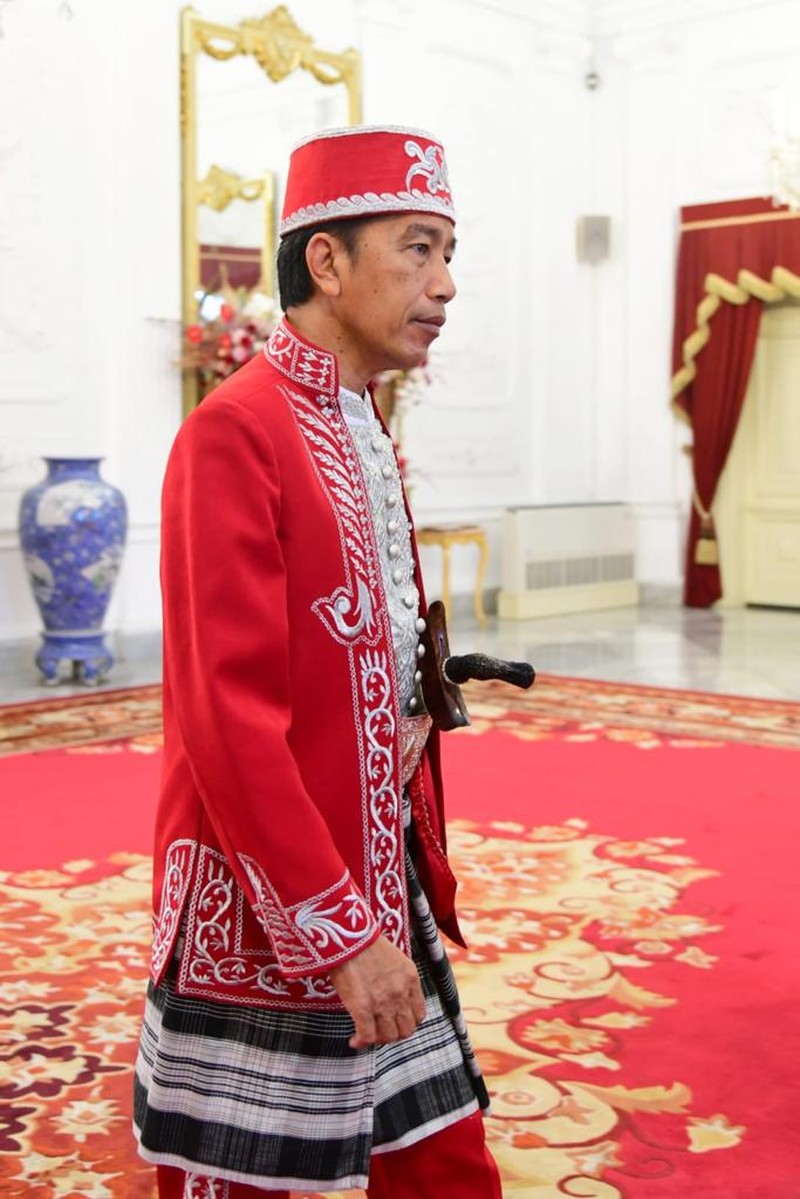 Presiden Jokowi Kenakan Baju Adat Buton pada HUT ke-77 Kemerdekaan RI. (Muchlis Jr - Biro Pers Sekretariat Presiden) Presiden Jokowi Kenakan Baju Adat Buton pada HUT ke-77 Kemerdekaan RI. (Muchlis Jr - Biro Pers Sekretariat Presiden)