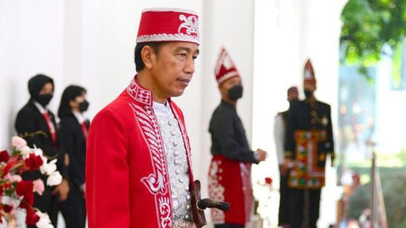 Presiden Jokowi Kenakan Baju Adat Buton pada HUT ke-77 Kemerdekaan RI. (Muchlis Jr - Biro Pers Sekretariat Presiden)