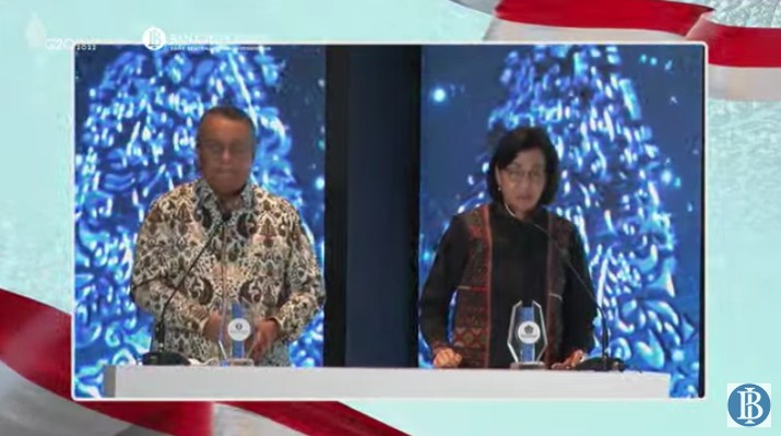 Gubernur Bank Indonesia, Perry Warjiyo dan Menteri Keuangan Sri Mulyani Saat Peluncuran Uang Rupiah Kertas Tahun Emisi 2022 Gubernur Bank Indonesia, Perry Warjiyo dan Menteri Keuangan Sri Mulyani Saat Peluncuran Uang Rupiah Kertas Tahun Emisi 2022, Kamis (18/8/2022). (Tangkapan Layar Youtube BI)