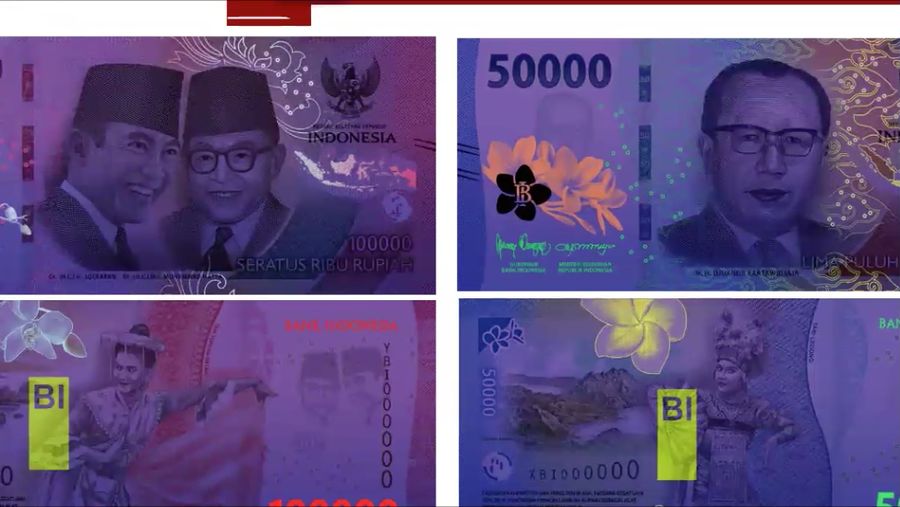 Pengunjung melihat Uang Rupiah Kertas Tahun Emisi 2022 (Uang TE 2022) dalam acara Festival Rupiah Berdaulat Bank Indonesia (FERBI) 2022 di Jakarta, Jumat (19/8/2022). (CNBC Indonesia/ Tri Susilo)
