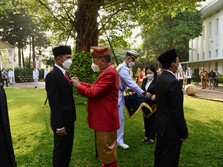 Keren! 2 Pegawai PTBA Dapat Tanda Kehormatan dari Jokowi