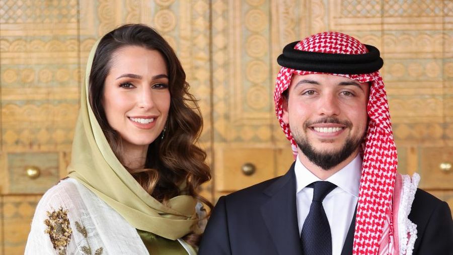Putra Mahkota Kerajaan Hashemite Yordania, Al Hussein bin Abdullah II bertunangan dengan wanita Arab Saudi, Rajwa Khalid bin Musaed bin Saif bin Abdulaziz al-Saif. (Foto: Royal Hashemite Court)