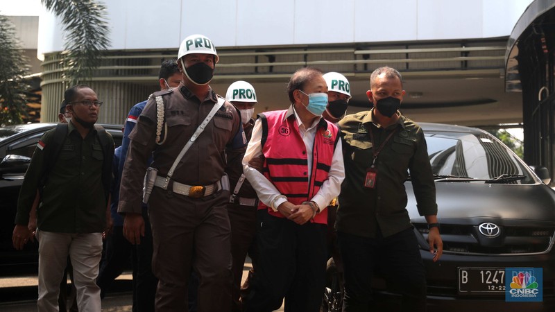 Surya Darmadi tiba di Kejaksaan Agung untuk Pemeriksaan Ulang Tersangka kasus megakorupsi Rp 78 triliun Surya Darmadi tiba di Kejaksaan Agung, Jakarta, Kamis (18/8/2022). Surya Darmadi akan menjalani pemeriksaan pertama setelah bos PT Duta Palma Group itu menjadi tersangka. (CNBC Indonesia/ Muhammad Sabki)