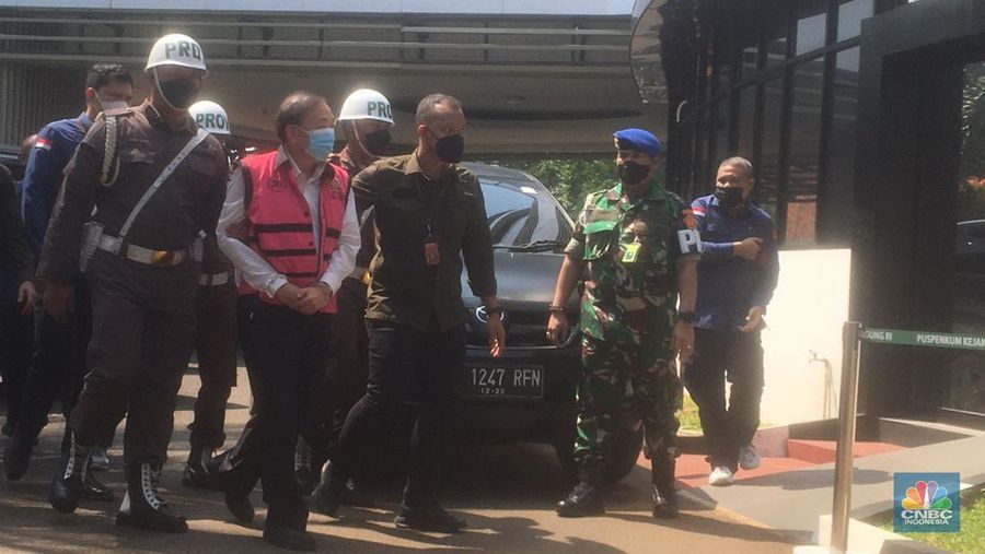 Tersangka kasus dugaan korupsi senilai Rp 78 triliun, Surya Darmadi tiba di Kejaksaan Agung, Jakarta, Kamis (18/8/2022). Surya Darmadi hari ini dijadwalkan untuk menjalani pemeriksaan ulang oleh Kejaksaan Agung (²©²ÊÍøÕ¾/ Romys Binekasri)
