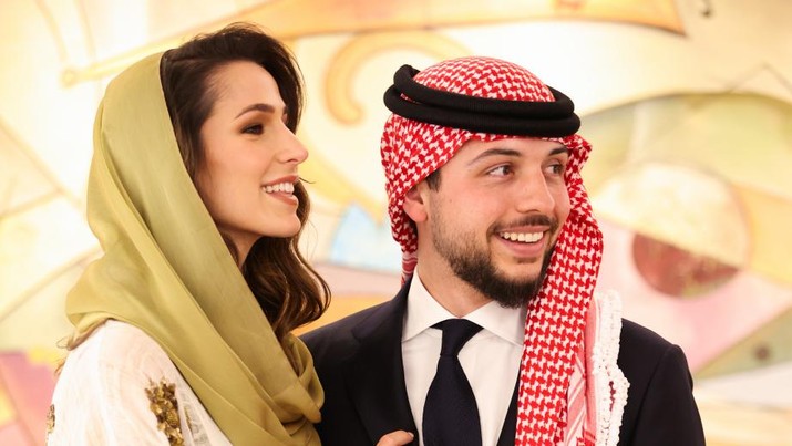 Putra Mahkota Kerajaan Hashemite Yordania, Al Hussein bin Abdullah II bertunangan dengan wanita Arab Saudi, Rajwa Khalid bin Musaed bin Saif bin Abdulaziz al-Saif. (Foto: Royal Hashemite Court)