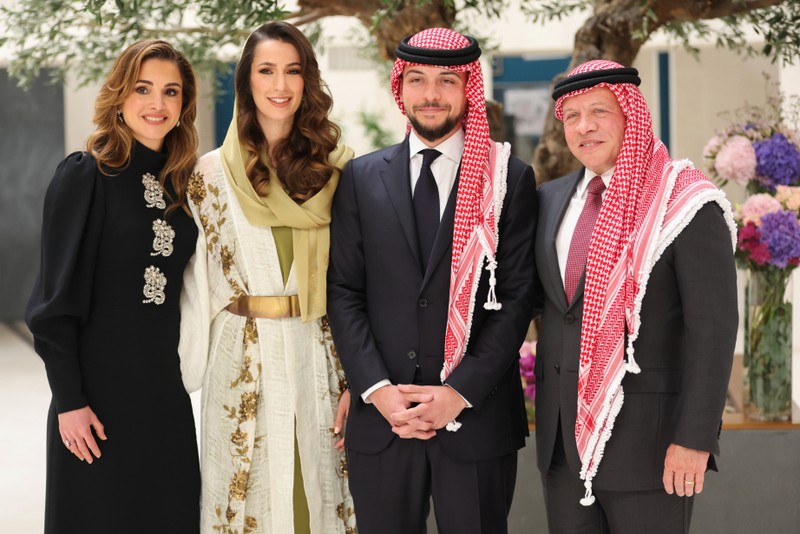 Putra Mahkota Kerajaan Hashemite Yordania, Al Hussein bin Abdullah II bertunangan dengan wanita Arab Saudi, Rajwa Khalid bin Musaed bin Saif bin Abdulaziz al-Saif. Putra Mahkota Kerajaan Hashemite Yordania, Al Hussein bin Abdullah II bertunangan dengan wanita Arab Saudi, Rajwa Khalid bin Musaed bin Saif bin Abdulaziz al-Saif. (Foto: Royal Hashemite Court)