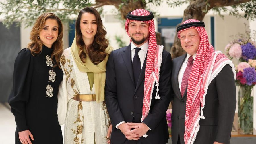 Putra Mahkota Kerajaan Hashemite Yordania, Al Hussein bin Abdullah II bertunangan dengan wanita Arab Saudi, Rajwa Khalid bin Musaed bin Saif bin Abdulaziz al-Saif. (Foto: Royal Hashemite Court)