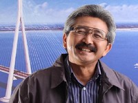 Sopir Hino Beberkan Detik-Detik Kecelakaan Ayah Emil Dardak