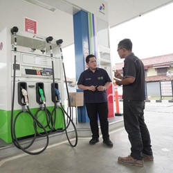 Harga BBM Pertamina Ditahan Tak Berubah, Erick Thohir Ungkap Alasannya