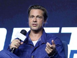 Cuma Dua Wanita Ini yang Bikin Brad Pitt Starstruck Cuma Dua Wanita Ini yang Bikin Brad Pitt Starstruck