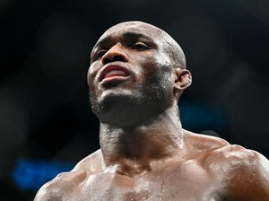 Kamaru Usman Sapa Fans Indonesia, Sebut Khabib Petarung Muslim Favoritnya
