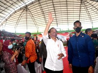 Jokowi Sentil 'OKB' yang Doyan Petantang-Petenteng, Siapa ya?