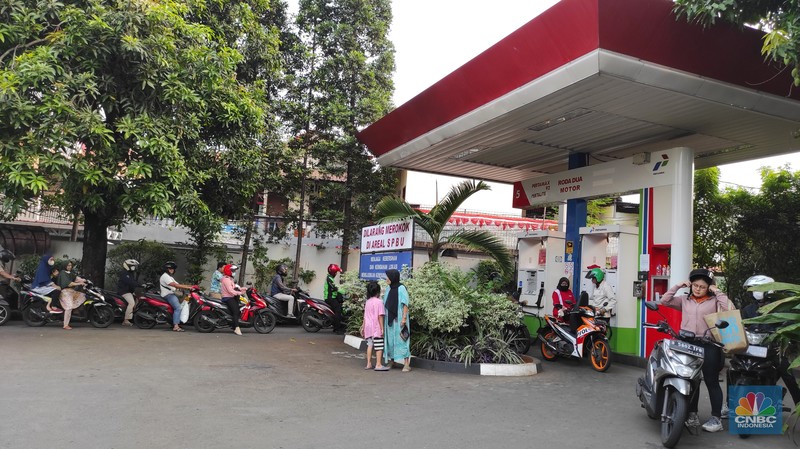 SPBU Pertamina, Kemang (CNBC Indonesia/Andrean Kristianto) SPBU Pertamina, Kemang (CNBC Indonesia/Andrean Kristianto)