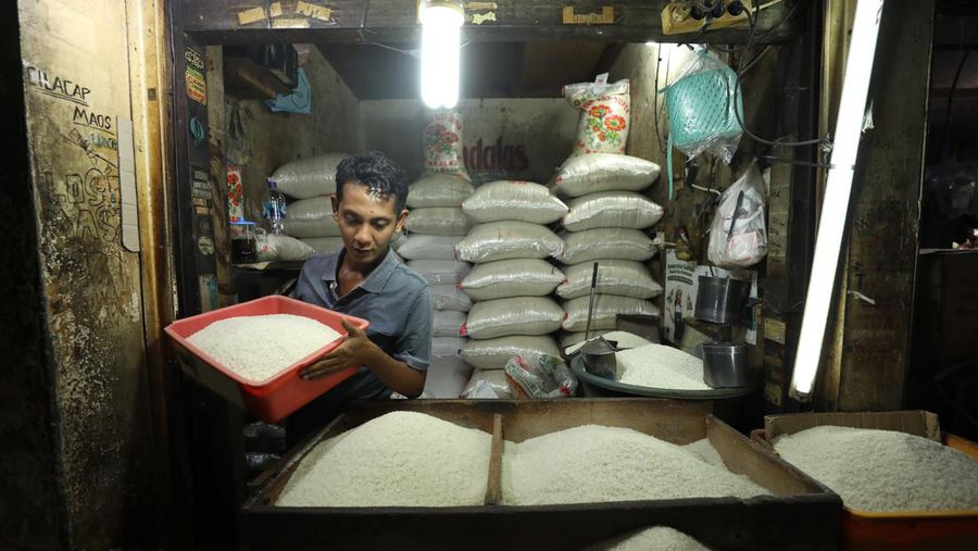 Stok Gudang Beras di Pasar Jakarta Masih Aman. (CNBC Indonesia/Tri Susilo)