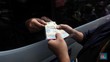 BI Beberkan Data Baru: Orang RI Beneran Malas Belanja!
