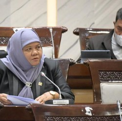 DPR Pertanyakan Jurus Calon DK OJK Lawan Investasi Bodong
