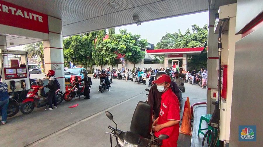 SPBU Pertamina (վ/Tri Susilo)