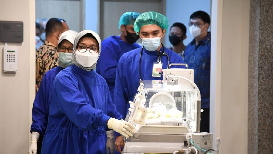 Suasana bahagia menyelimuti keluarga Presiden Joko Widodo dan Ibu Iriana yang menyambut kelahiran cucu kelima pada hari Kamis, 25 Agustus 2022, di Rumah Sakit Pondok Indah, Jakarta Selatan. (Lukas - Biro Pers Sekretariat Presiden)