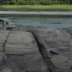 China Kenapa? Pasca Buddha, Kuil Kuno Muncul di Tengah Danau