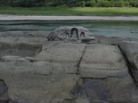 China Kenapa? Pasca Buddha, Kuil Kuno Muncul di Tengah Danau