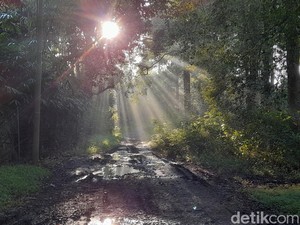 Mitos Kepulan Asap di Gunung Kareumbi yang Jadi Tanda Hujan