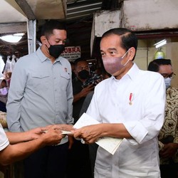 Jokowi Bertolak ke Jawa Barat, Bawa 'Helikopter Uang'