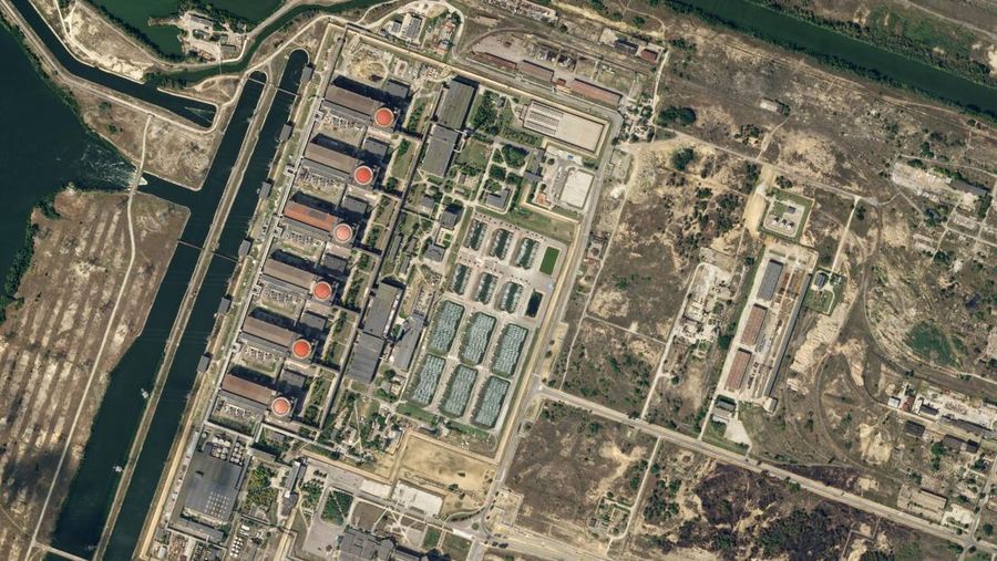 Pembangkit Listrik Tenaga Nuklir Zaporizhzhiadi Ukrina. (via REUTERS/PLANET LABS PBC)