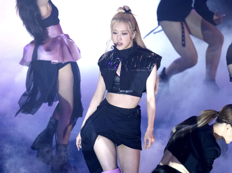 Girl group Korea Selatan BLACKPINK tampil di atas panggung selama MTV Video Music Awards di Prudential Center di Newark, New Jersey pada 28 Agustus 2022. (AFP via Getty Images/ANGELA WEISS) Girl group Korea Selatan BLACKPINK tampil di atas panggung selama MTV Video Music Awards di Prudential Center di Newark, New Jersey pada 28 Agustus 2022. (AFP via Getty Images/ANGELA WEISS)