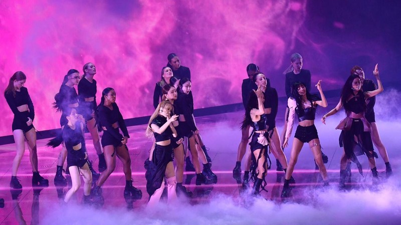 Girl group Korea Selatan BLACKPINK tampil di atas panggung selama MTV Video Music Awards di Prudential Center di Newark, New Jersey pada 28 Agustus 2022. (AFP via Getty Images/ANGELA WEISS)