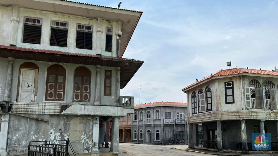 CEO Infinite Studios Mike Wiluan saat di lokasi studio film kawasan Batam, Kepulauan Riau. (CNBC Indonesia/Wahyu Daniel P)