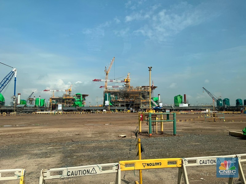 Di Indonesia sudah ada fasilitas produksi anjungan lepas pantai di Batam, Kepulauan Riau. Fasilitas ini dimiliki oleh McDermott. (CNBC Indonesia/Wahyu Daniel P) Di Indonesia sudah ada fasilitas produksi anjungan lepas pantai di Batam, Kepulauan Riau. Fasilitas ini dimiliki oleh McDermott. (CNBC Indonesia/Wahyu Daniel P)