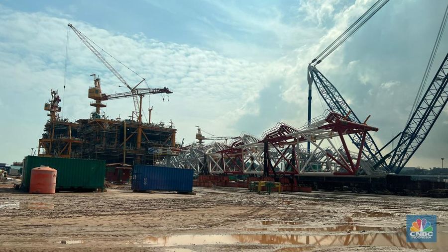 Di Indonesia sudah ada fasilitas produksi anjungan lepas pantai di Batam, Kepulauan Riau. Fasilitas ini dimiliki oleh McDermott. (CNBC Indonesia/Wahyu Daniel P)