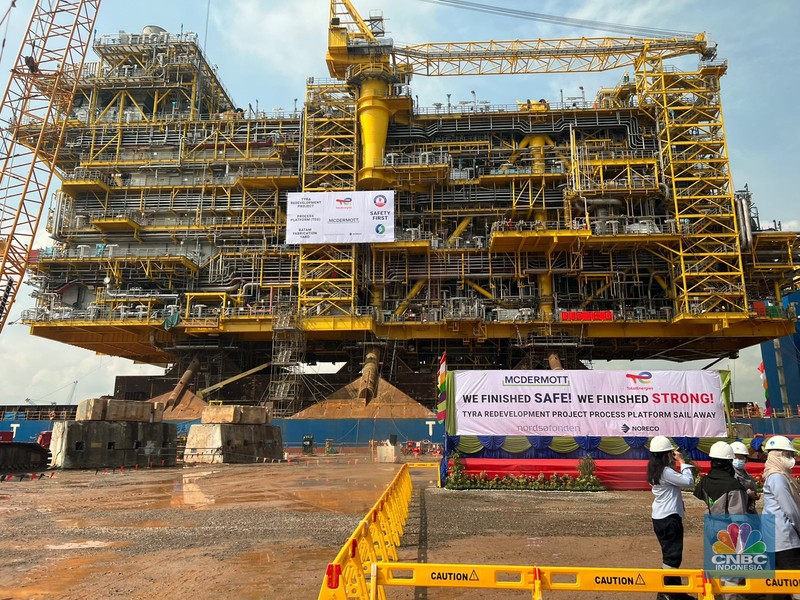 Di Indonesia sudah ada fasilitas produksi anjungan lepas pantai di Batam, Kepulauan Riau. Fasilitas ini dimiliki oleh McDermott. (CNBC Indonesia/Wahyu Daniel P) Di Indonesia sudah ada fasilitas produksi anjungan lepas pantai di Batam, Kepulauan Riau. Fasilitas ini dimiliki oleh McDermott. (CNBC Indonesia/Wahyu Daniel P)