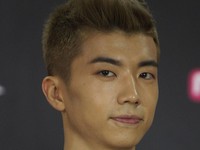 Berbakat & Baik Hati, Artis K-Pop Ini Suka Traktir Penggemar