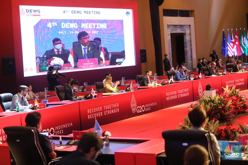 Menteri Komunikasi dan Informatika RI, Johnny G Plate membuka dan menghadiri Kelompok Kerja Ekonomi Digital Group of Twenty atau Digital Economy Working Group (4th DEWG Meeting) G20 pada 29-30 Agustus 2022 di Hotel Mulia Resort Nusa Dua, Bali , Senin (29/8/2022). (CNBC Indonesia/Muhammad Sabki)