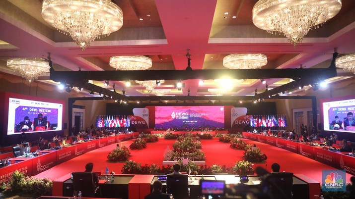Menteri Komunikasi dan Informatika RI, Johnny G Plate membuka dan menghadiri Kelompok Kerja Ekonomi Digital Group of Twenty atau Digital Economy Working Group (4th DEWG Meeting) G20 pada 29-30 Agustus 2022 di Hotel Mulia Resort Nusa Dua, Bali , Senin (29/8/2022). (CNBC Indonesia/Muhammad Sabki)of Twenty atau Digital Economy Working Group (4th DEWG Meeting) G20 pada 29-30 Agustus 2022 di Hotel Mulia Resort Nusa Dua, Bali , Senin (29/8/2022). (CNBC Indonesia/Muhammad Sabki) Menteri Komunikasi dan Informatika RI, Johnny G Plate membuka dan menghadiri Kelompok Kerja Ekonomi Digital Group of Twenty atau Digital Economy Working Group (4th DEWG Meeting) G20 pada 29-30 Agustus 2022 di Hotel Mulia Resort Nusa Dua, Bali , Senin (29/8/2022). (CNBC Indonesia/Muhammad Sabki)