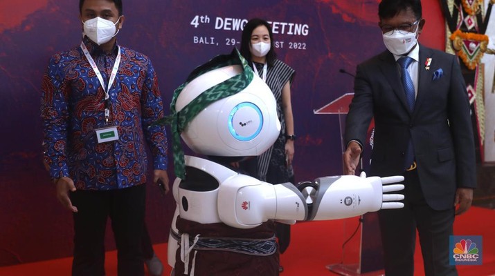 Robot 5G di pertemuan keempat Digital Economy Working Grop (4th DEWG) Presidensi G20 Indonesia di Nusa Dua, Bali, Senin (29/8/2022). (CNBC Indonesia/Muhammad Sabki)
