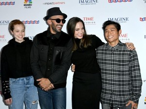 Putra Angelina Jolie Keluar dari ICU, Perjalanan Panjang untuk Pemulihan