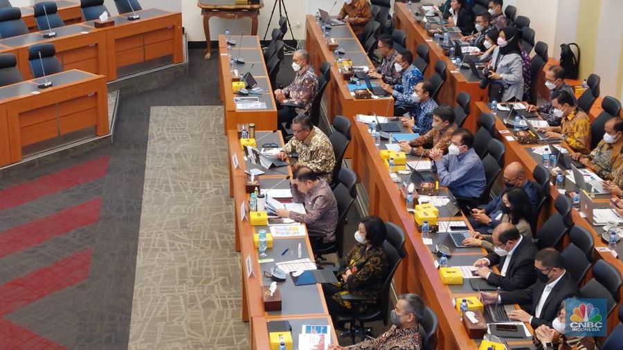 Rapat Kerja Banggar DPR, Menteri Keuangan, Menteri PPN dan Gubernur BI. (CNBC Indonesia/Cantika Dinda)