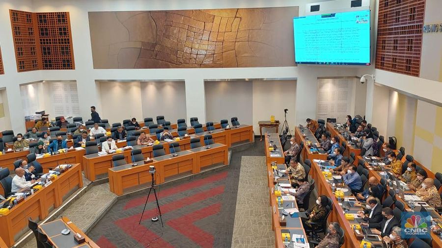 Rapat Kerja Banggar DPR, Menteri Keuangan, Menteri PPN dan Gubernur BI. (CNBC Indonesia/Cantika Dinda)