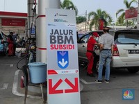 Yang Mampu Minggir! Konsumen Solar & Pertalite Mulai Disaring