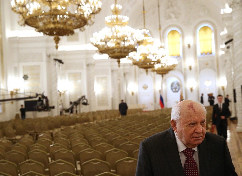 Presiden AS Ronald Reagan pada pertemuan pertamanya dengan mantan pemimpin Soviet Mikhail Gorbachev di Jenewa, Swiss. (REUTERS/Dennis Paquin/File Foto) Presiden AS Ronald Reagan pada pertemuan pertamanya dengan mantan pemimpin Soviet Mikhail Gorbachev di Jenewa, Swiss. (REUTERS/Dennis Paquin/File Foto)