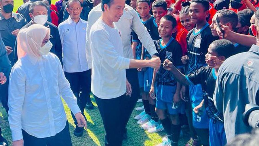 Mengawali kunjungan kerjanya di Provinsi Papua, Presiden Joko Widodo didampingi Ibu Iriana Joko Widodo meluncurkan Papua Football Academy (PFA) di Stadion Lukas Enembe, Kabupaten Jayapura, Rabu, 31 Agustus 2022. (Dok: Sekretariat Presiden)