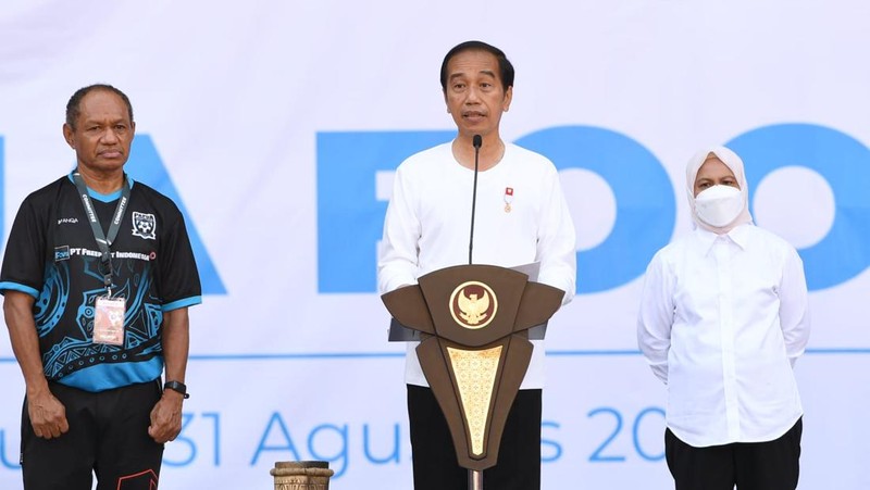Mengawali kunjungan kerjanya di Provinsi Papua, Presiden Joko Widodo didampingi Ibu Iriana Joko Widodo meluncurkan Papua Football Academy (PFA) di Stadion Lukas Enembe, Kabupaten Jayapura, Rabu, 31 Agustus 2022. (Dok: Sekretariat Presiden)
