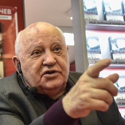 Tutup Usia, Ini Rekam Jejak Mikhail Gorbachev