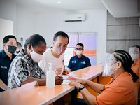 Detik-detik BBM Naik, Jokowi Blusukan ke Kantor Pos! Ada Apa?