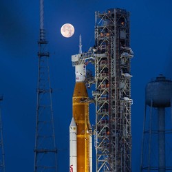 Malam Minggu ke Mana? Roket NASA Rencananya Mau ke Bulan