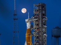 Malam Minggu ke Mana? Roket NASA Rencananya Mau ke Bulan